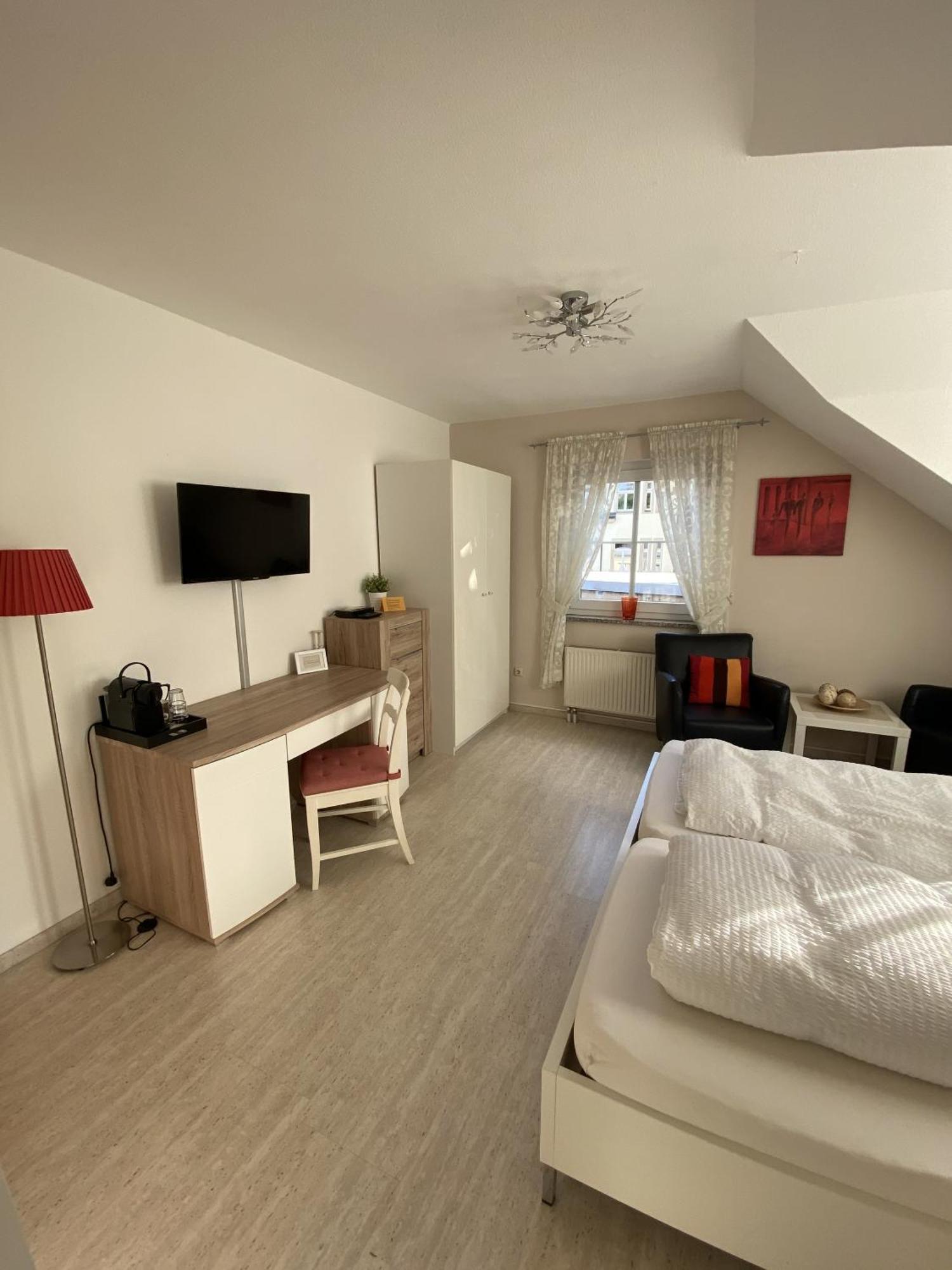 Apartments Und Zimmer Gaestehaus Matthias Dresden Room photo