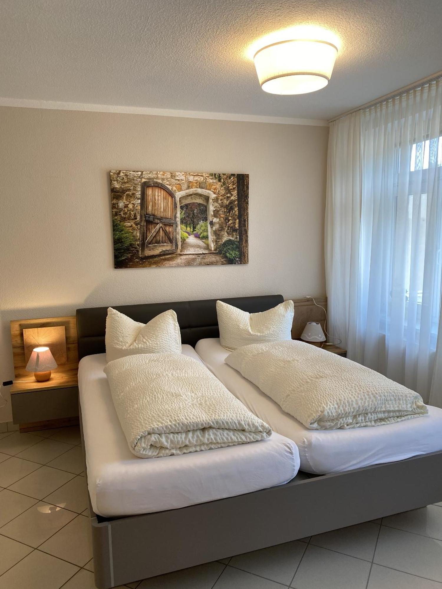 Apartments Und Zimmer Gaestehaus Matthias Dresden Room photo